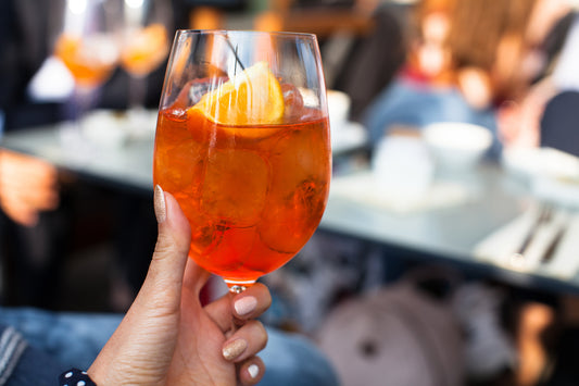 Come servire un cocktail di benvenuto prima di sedersi a tavola