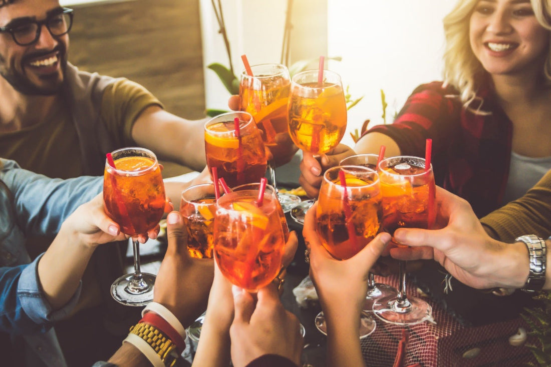 Come organizzare un cocktail party a casa? 5 consigli per l'evento perfetto