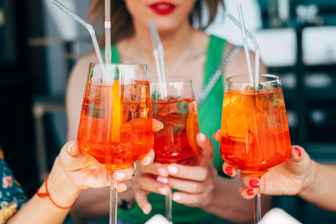 Spritz con Aperol o Campari? Guida agli ingredienti del cocktail più amato